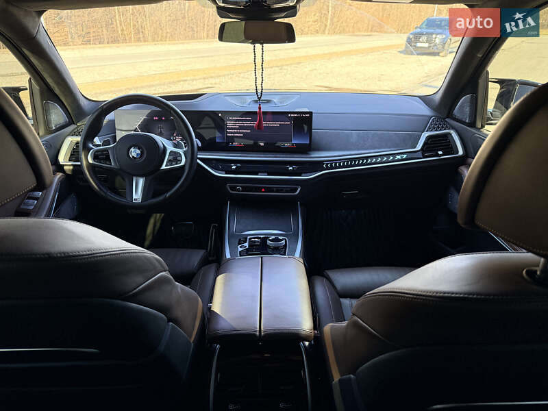 Позашляховик / Кросовер BMW X7 2023 в Дніпрі