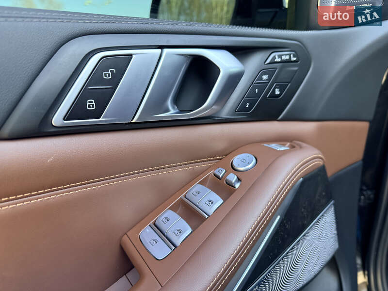 Позашляховик / Кросовер BMW X7 2023 в Дніпрі