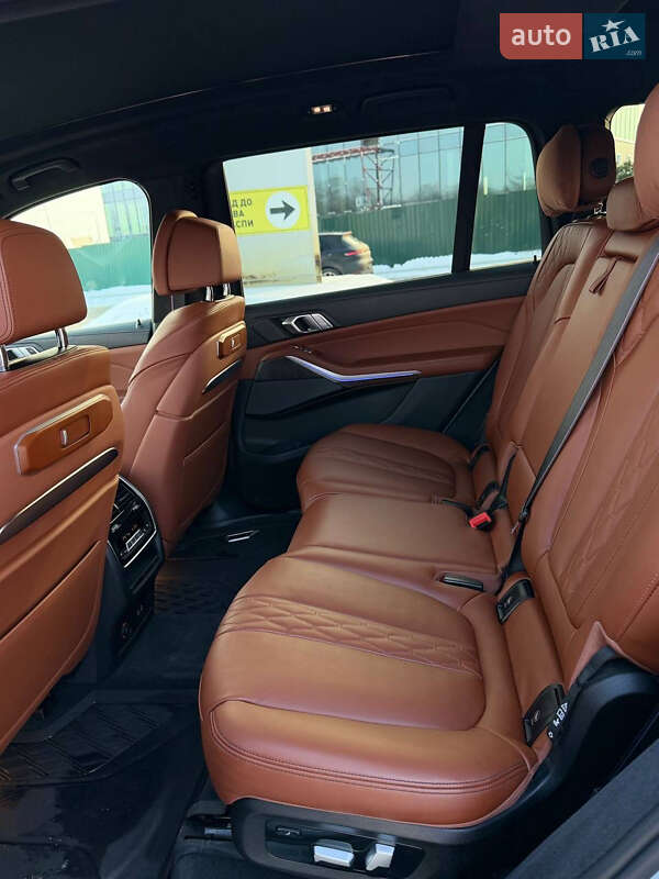 Позашляховик / Кросовер BMW X7 2024 в Києві