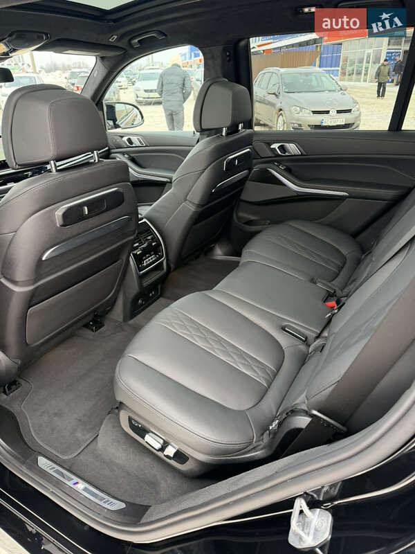 Внедорожник / Кроссовер BMW X7 2024 в Луцке