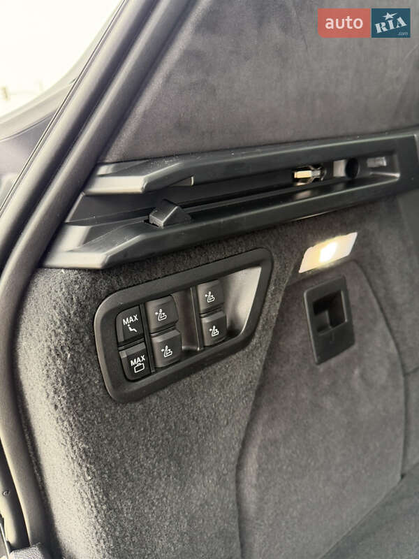 Внедорожник / Кроссовер BMW X7 2024 в Луцке