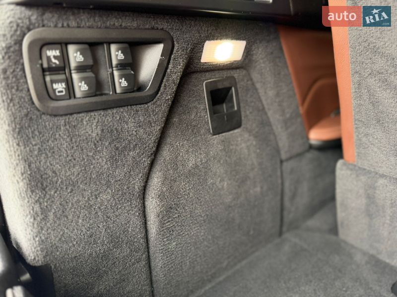 Внедорожник / Кроссовер BMW X7 2019 в Киеве