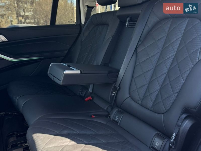 Внедорожник / Кроссовер BMW X7 2024 в Львове