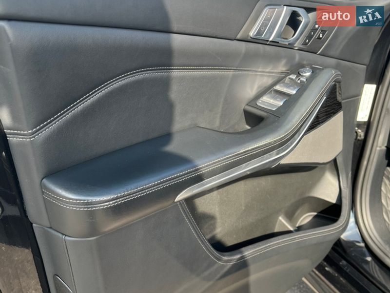 Позашляховик / Кросовер BMW X7 2020 в Києві