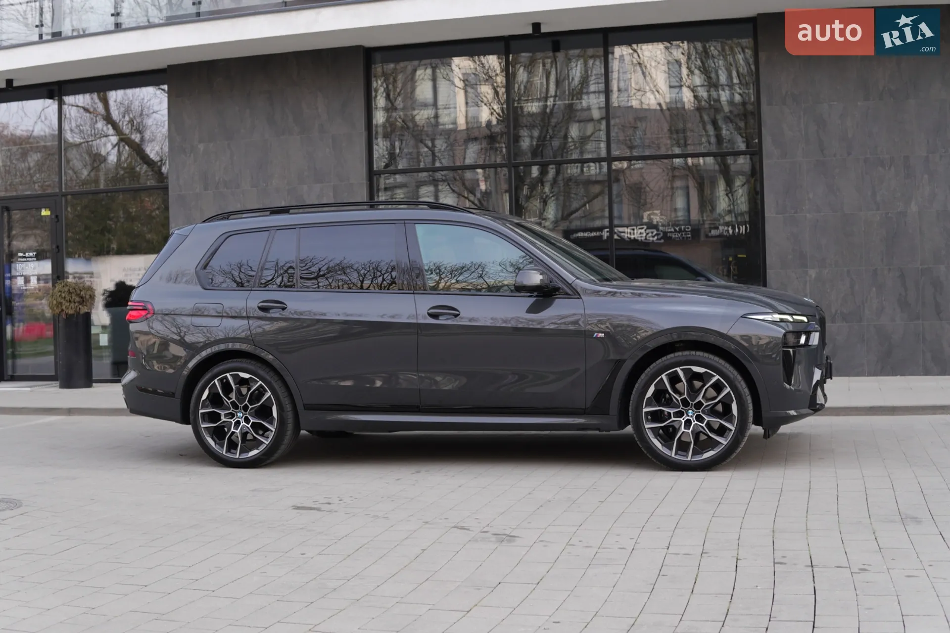 2025 BMW X7 - мініатюра 7