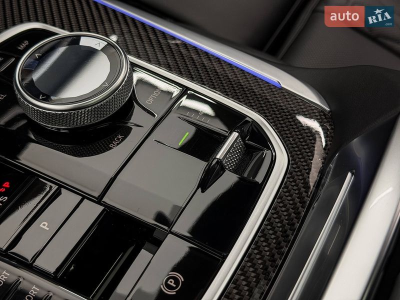 Внедорожник / Кроссовер BMW X7 2024 в Киеве