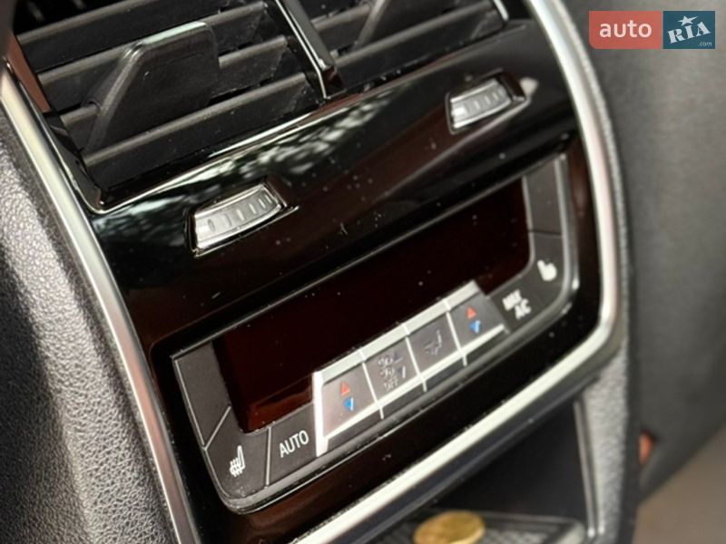 Позашляховик / Кросовер BMW X7 2019 в Дніпрі фото 13 Позашляховик / Кросовер BMW X7 2019 в Дніпрі