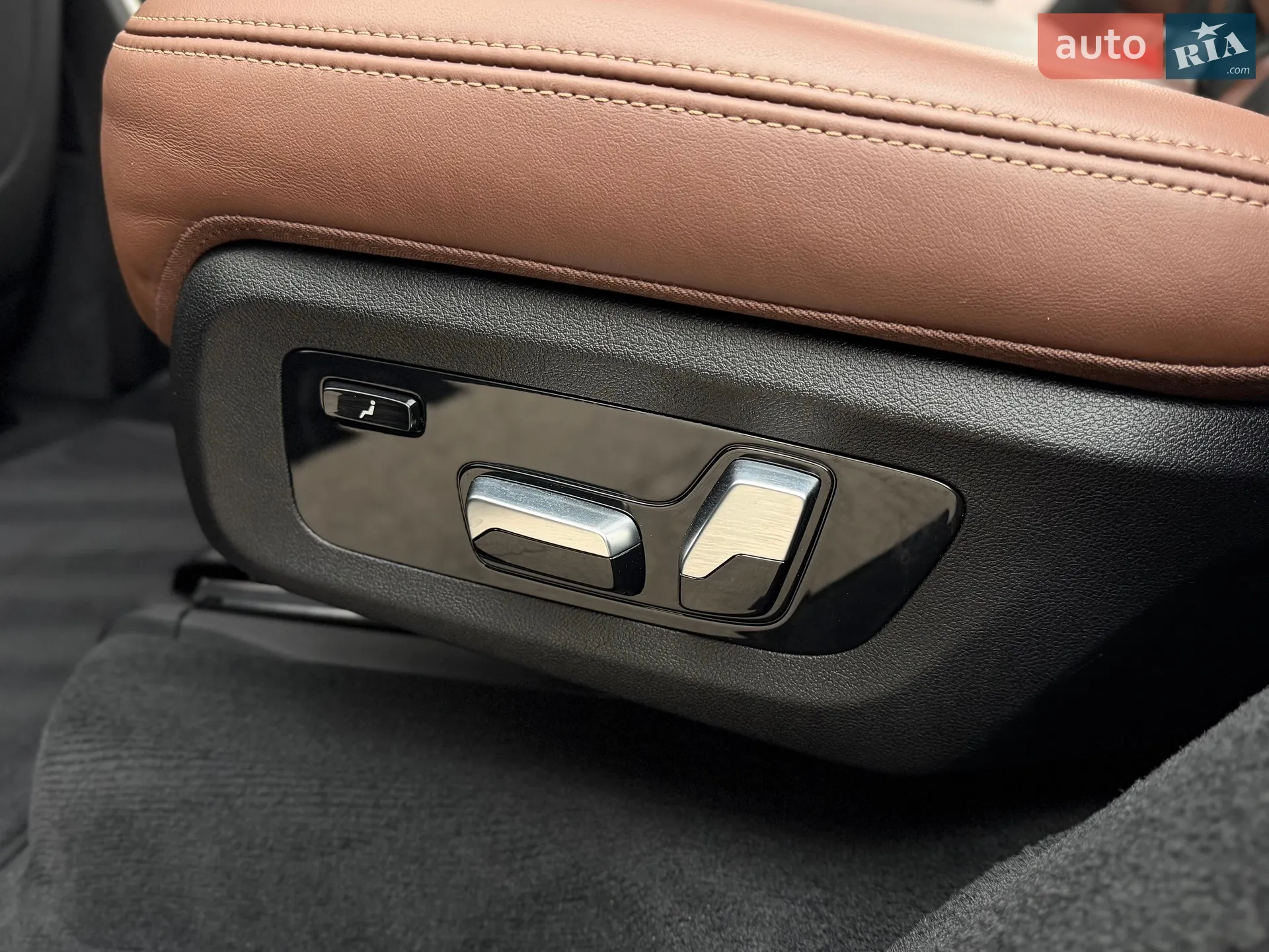 2020 BMW X7 - мініатюра 32