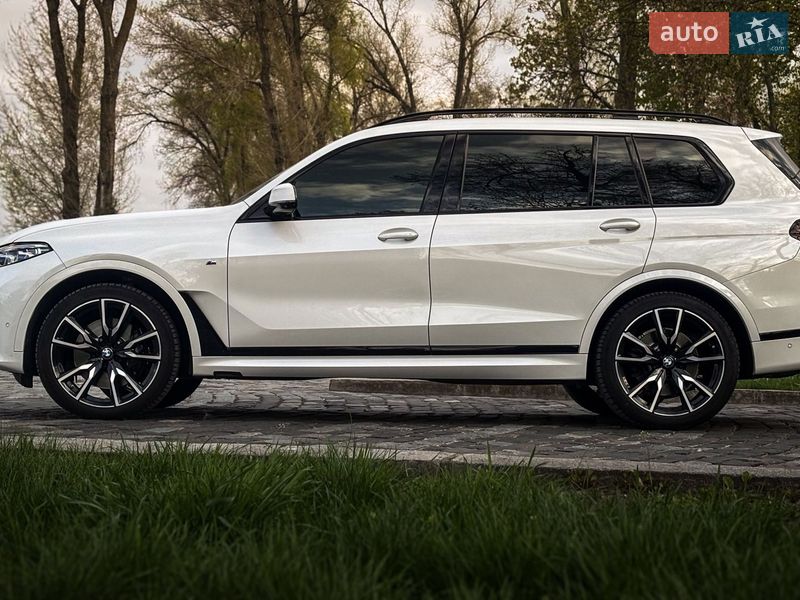 Внедорожник / Кроссовер BMW X7 2022 в Киеве