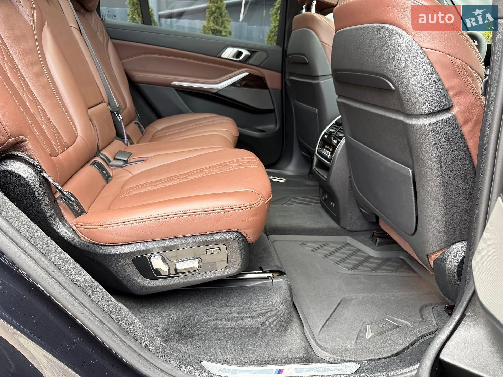 2020 BMW X7 - мініатюра 23