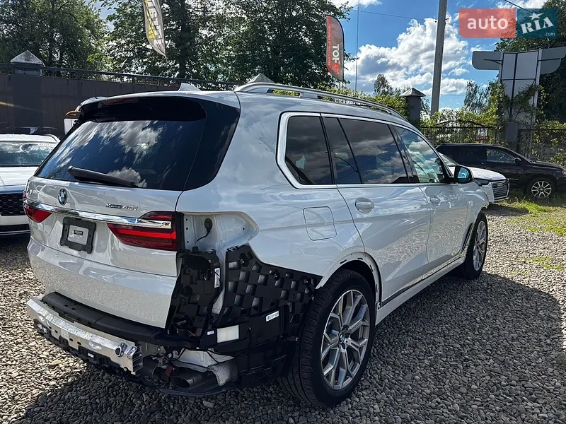 BMW X7