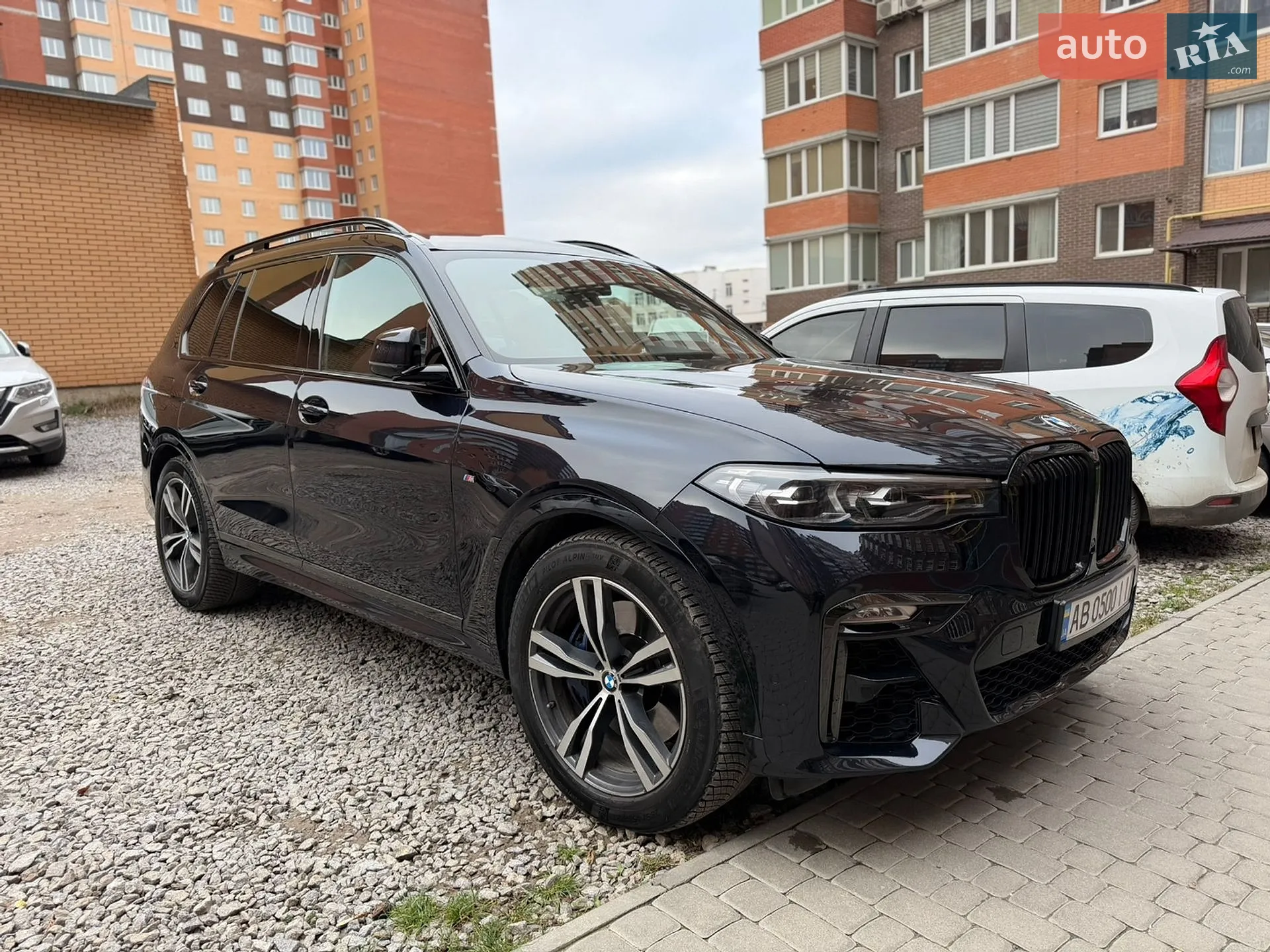 2020 BMW X7 - фото 1