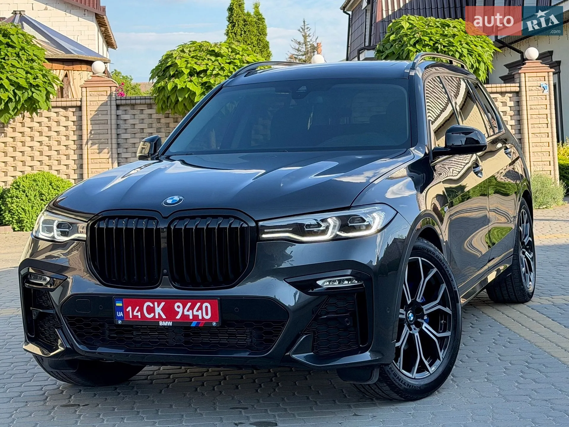 2022 BMW X7 - фото 1