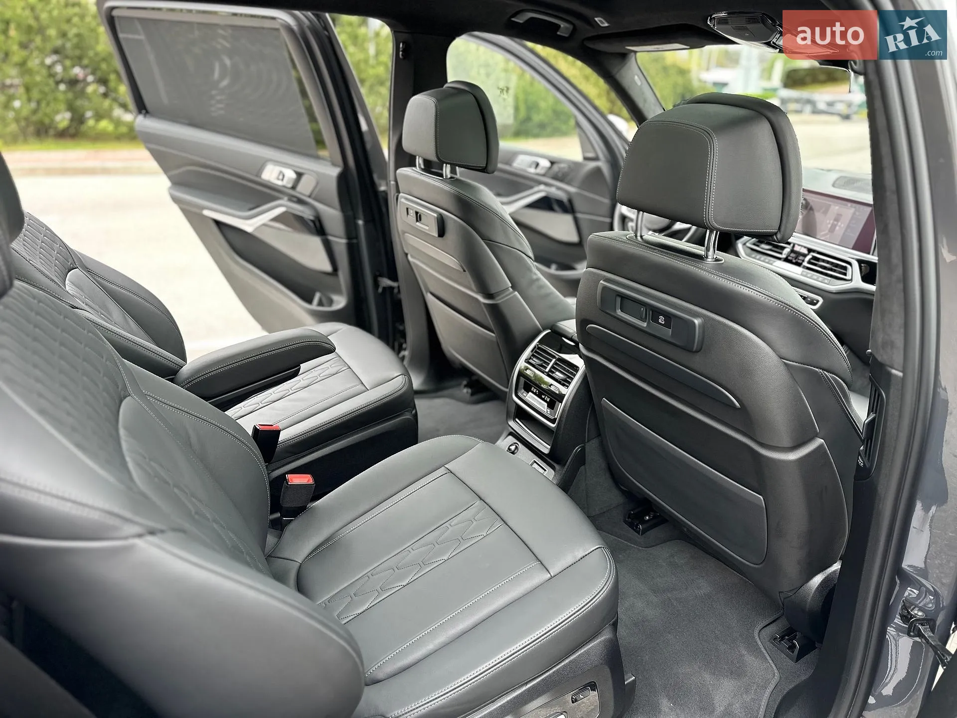 2021 BMW X7 - мініатюра 43
