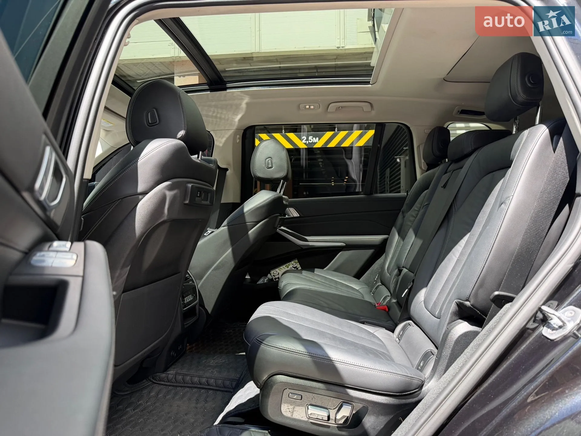 2020 BMW X7 - мініатюра 22