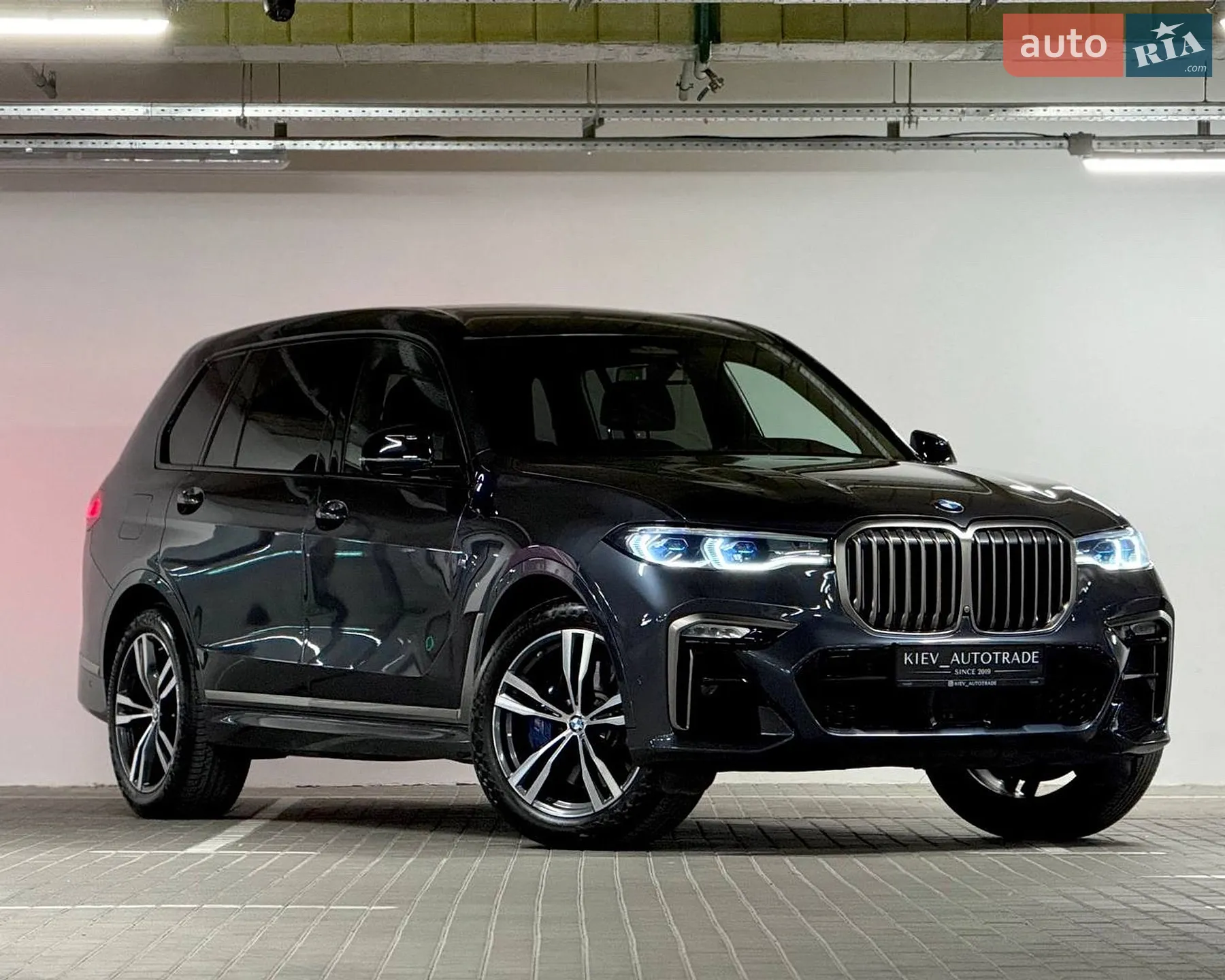2020 BMW X7 - фото 1