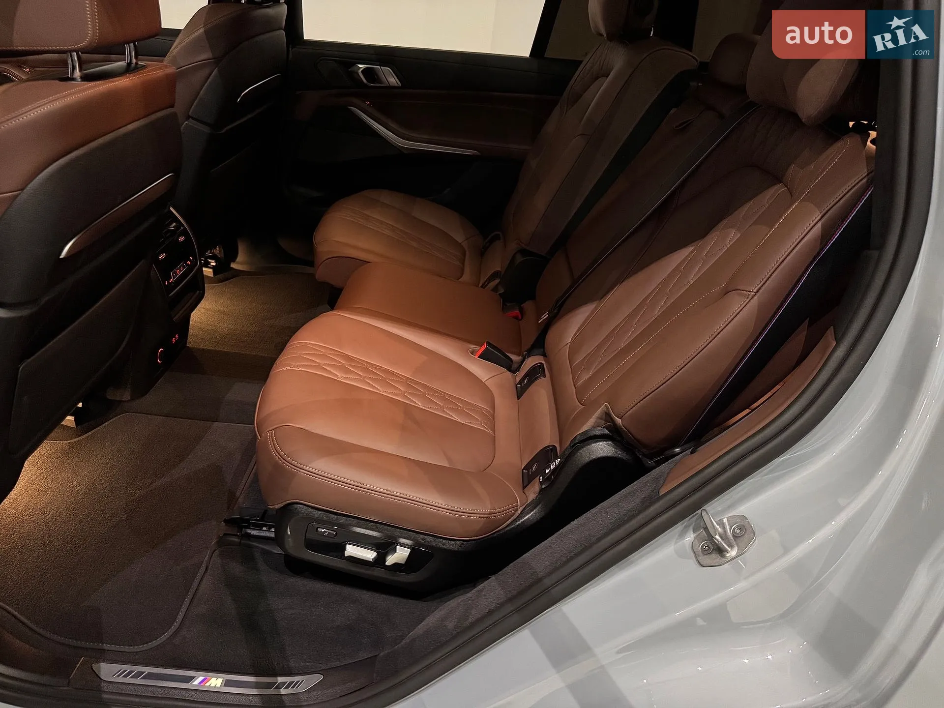 2023 BMW X7 - мініатюра 93