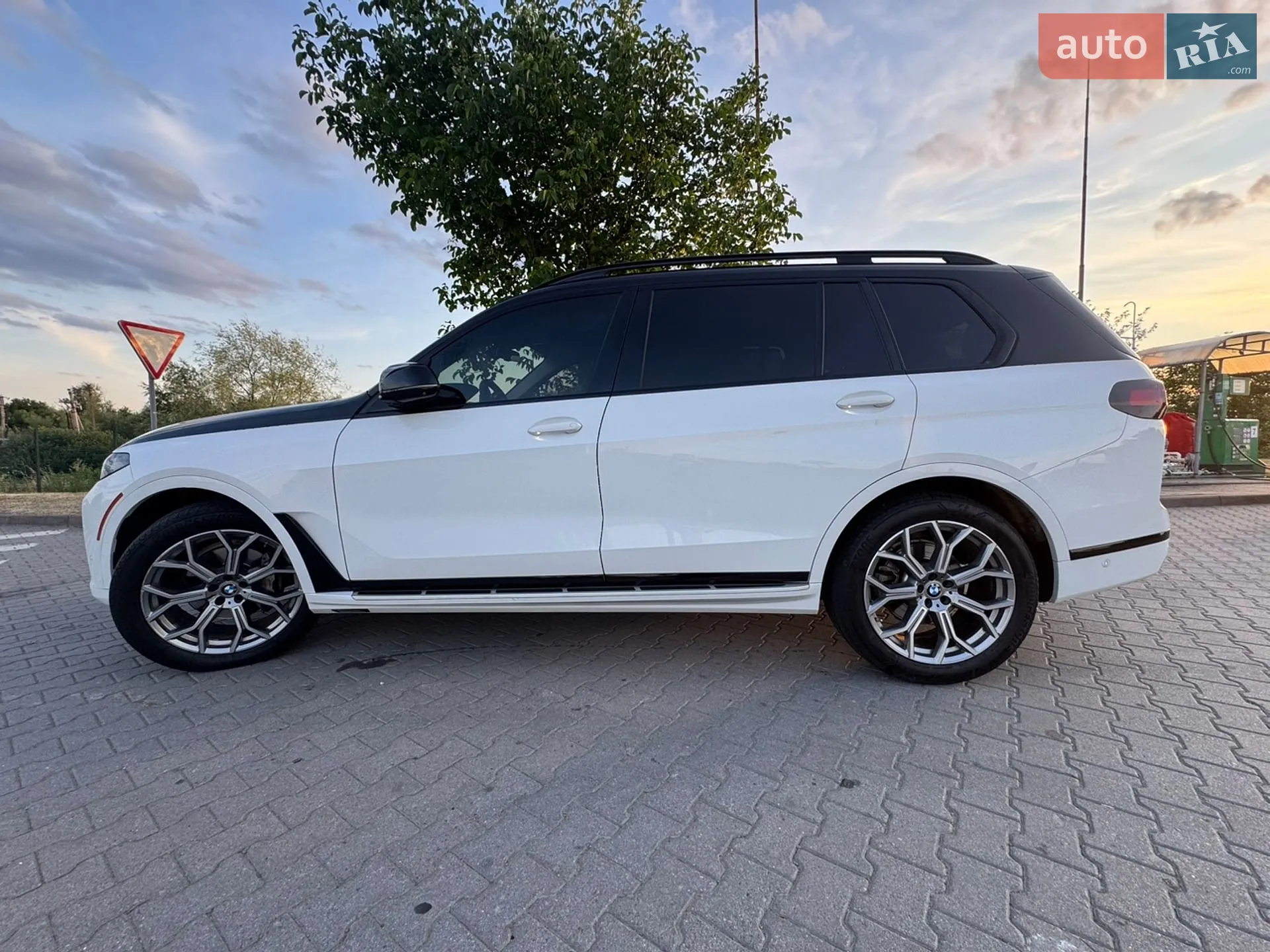 2021 BMW X7 - мініатюра 7