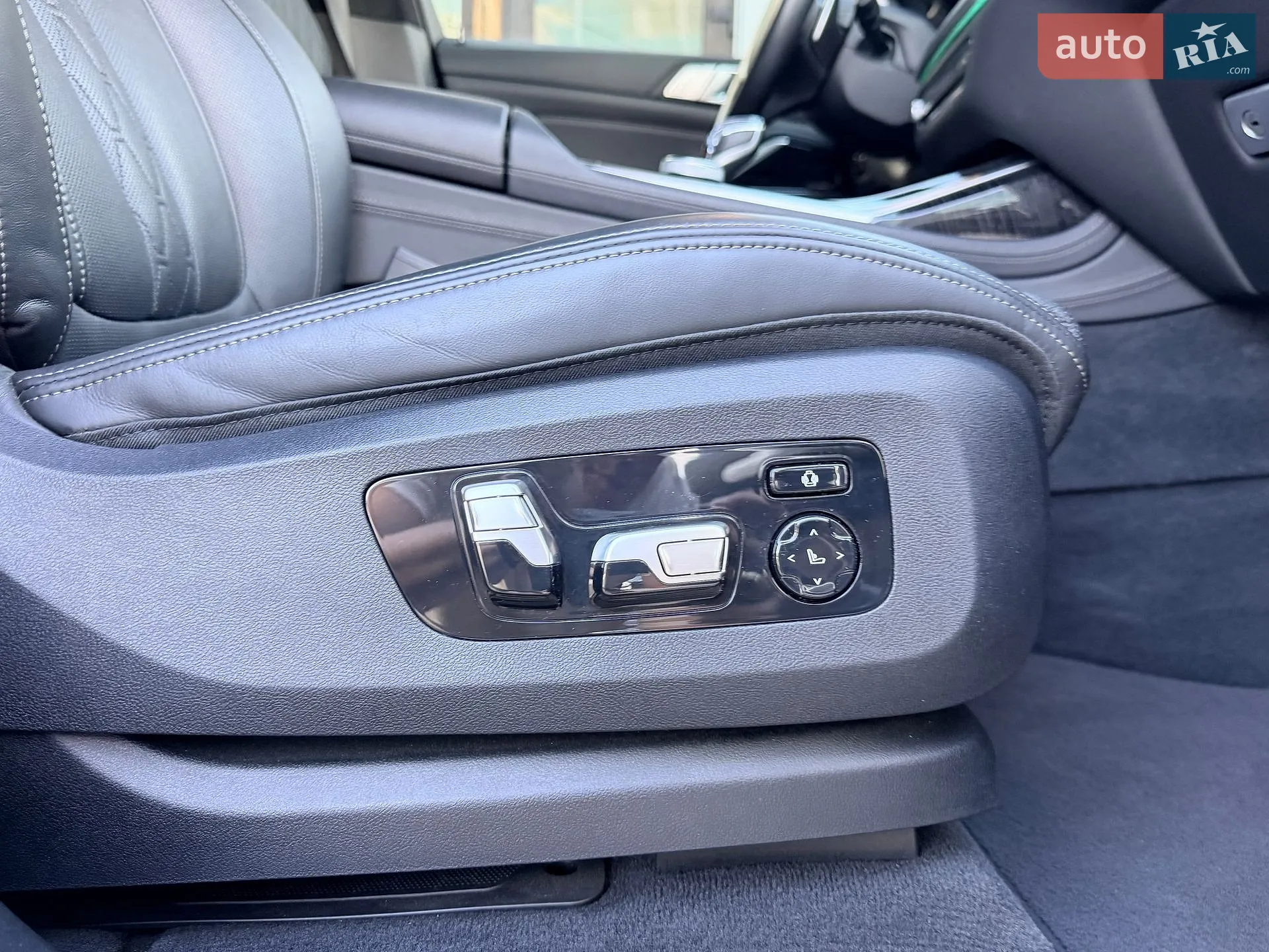 2020 BMW X7 - мініатюра 18