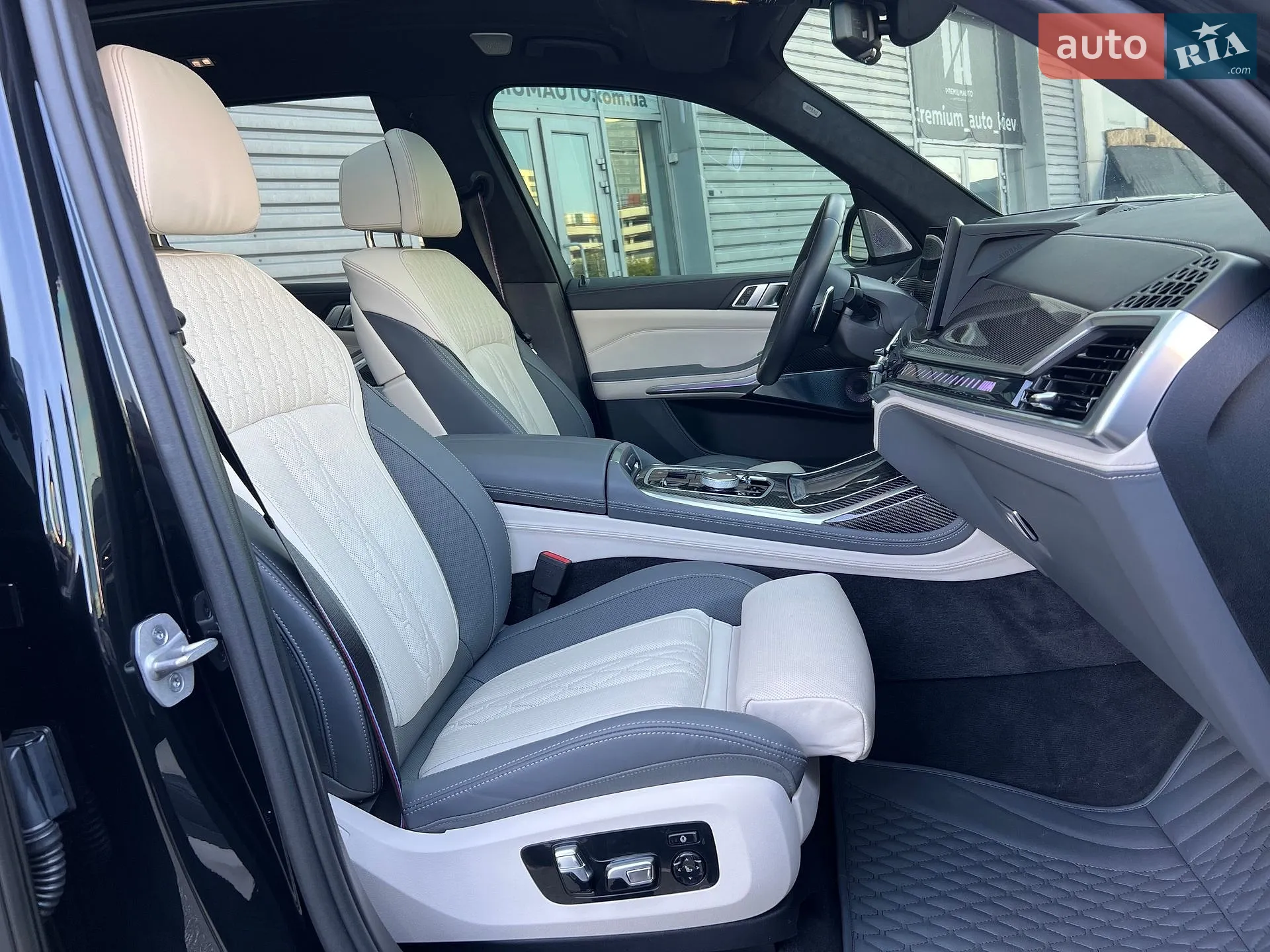 2025 BMW X7 - мініатюра 33