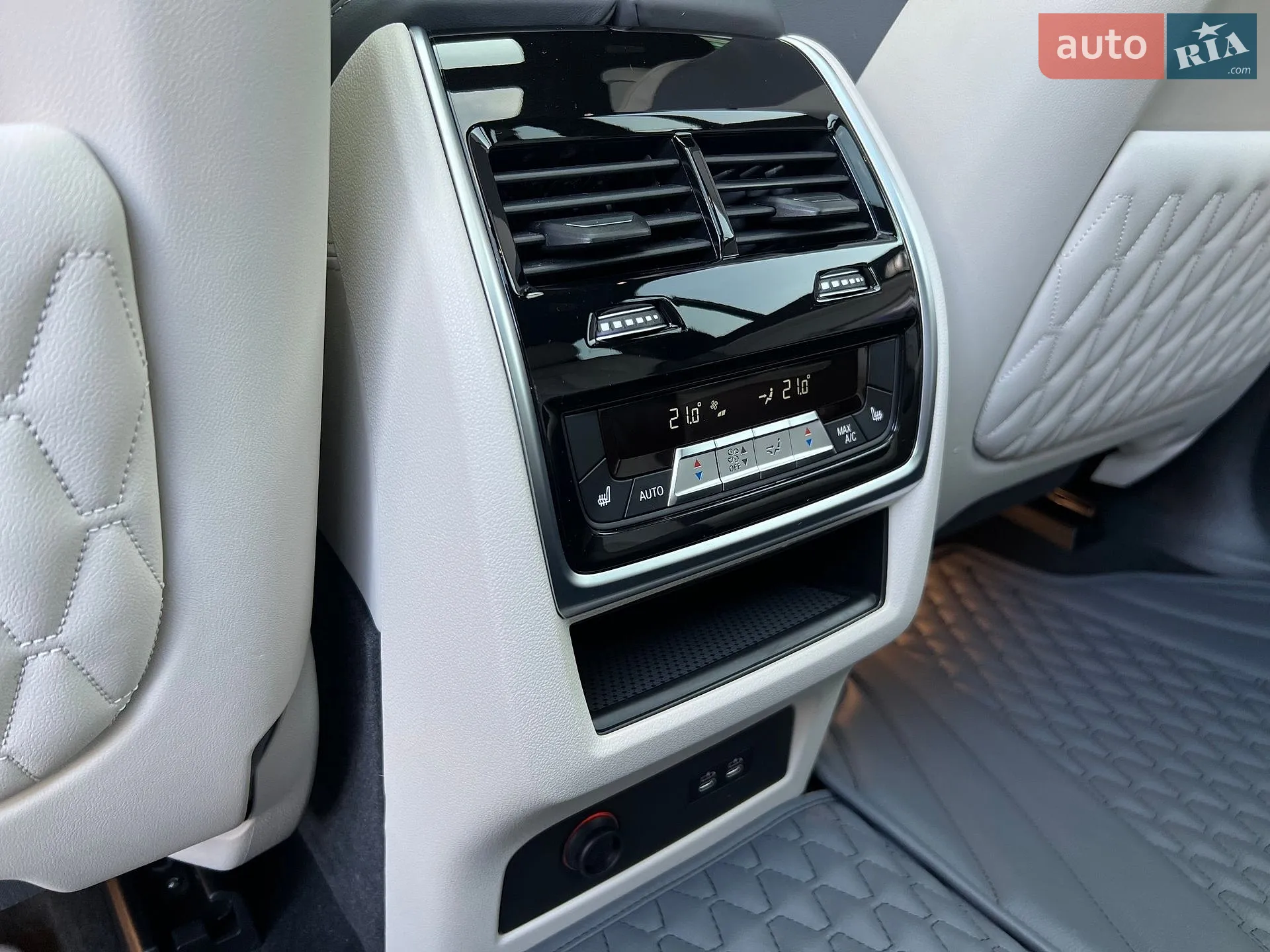 2025 BMW X7 - мініатюра 26