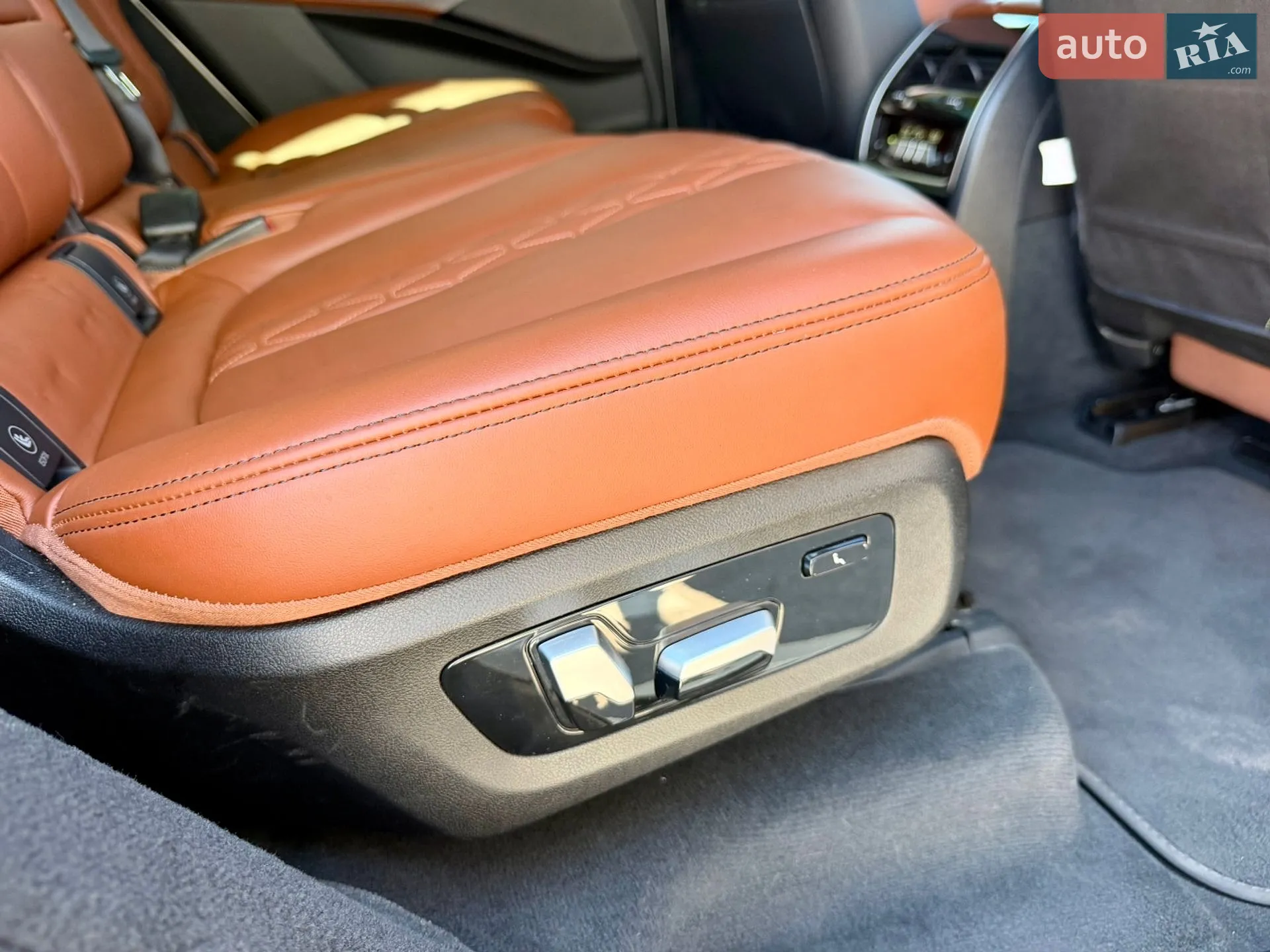2022 BMW X7 - мініатюра 54