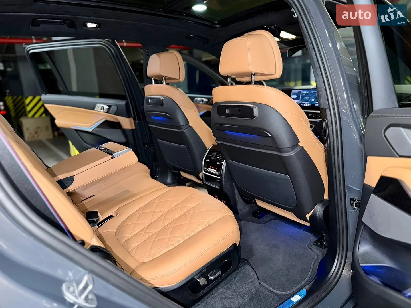 2025 BMW X7 - мініатюра 37