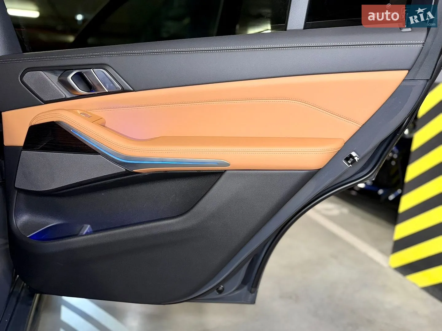 2025 BMW X7 - мініатюра 41