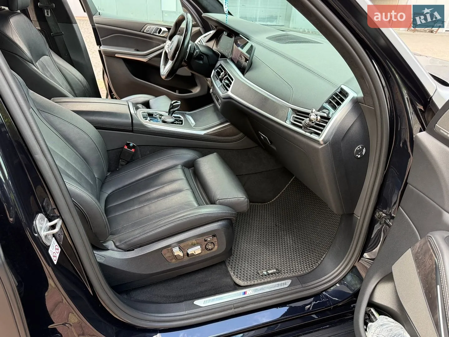 2020 BMW X7 - мініатюра 23