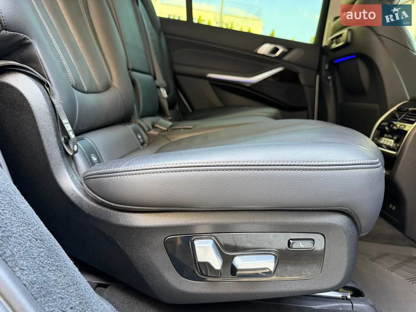 2020 BMW X7 - мініатюра 23