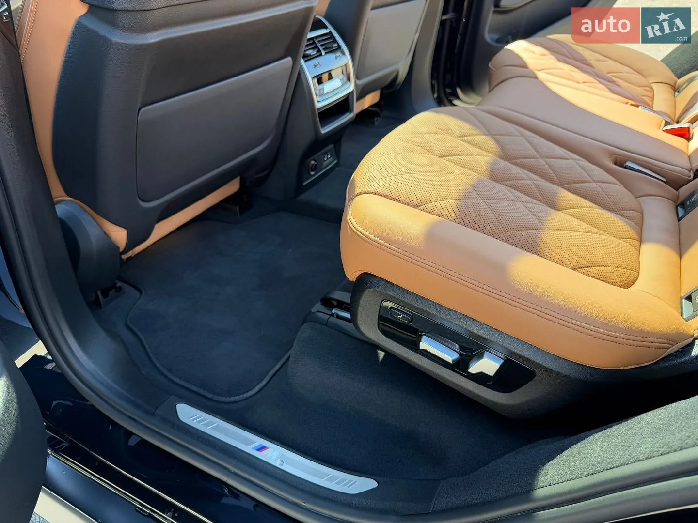2023 BMW X7 - мініатюра 30
