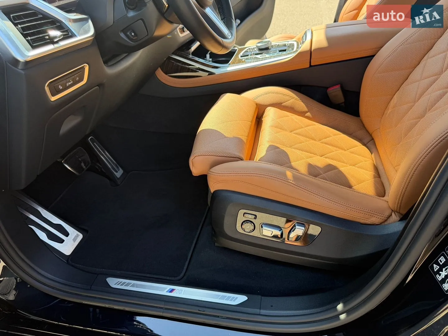 2023 BMW X7 - мініатюра 33