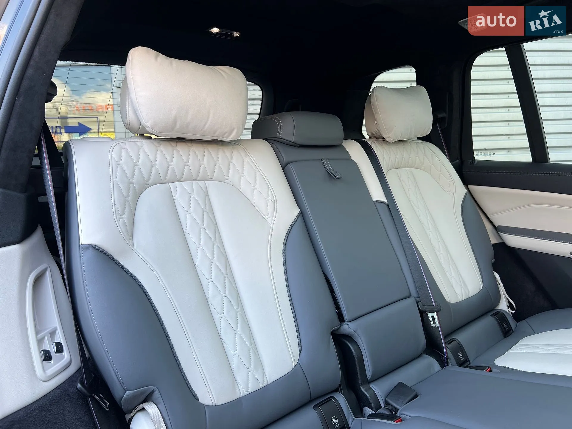 2025 BMW X7 - мініатюра 35