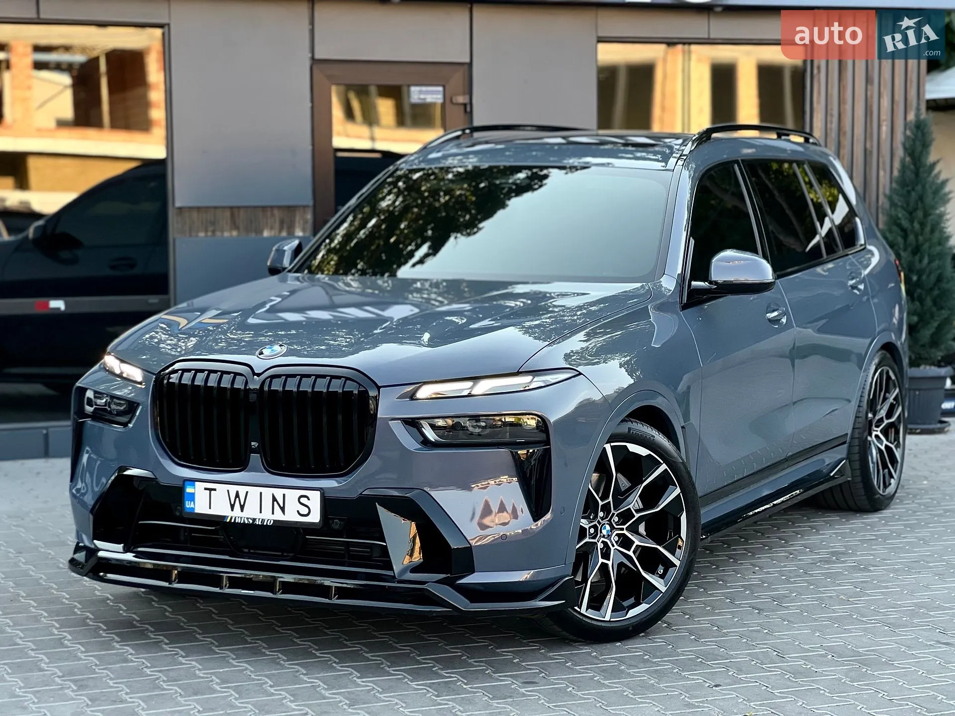 2023 BMW X7 - фото 1