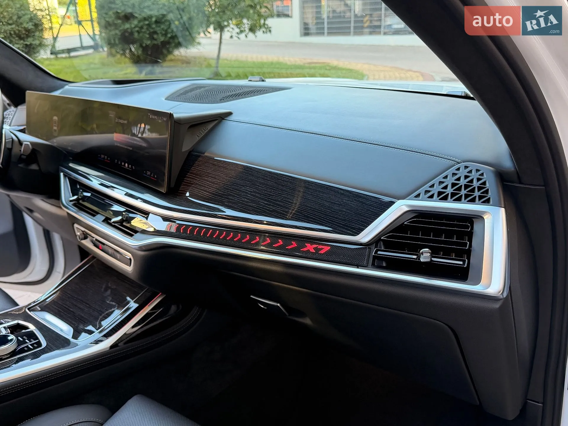 2023 BMW X7 - мініатюра 39