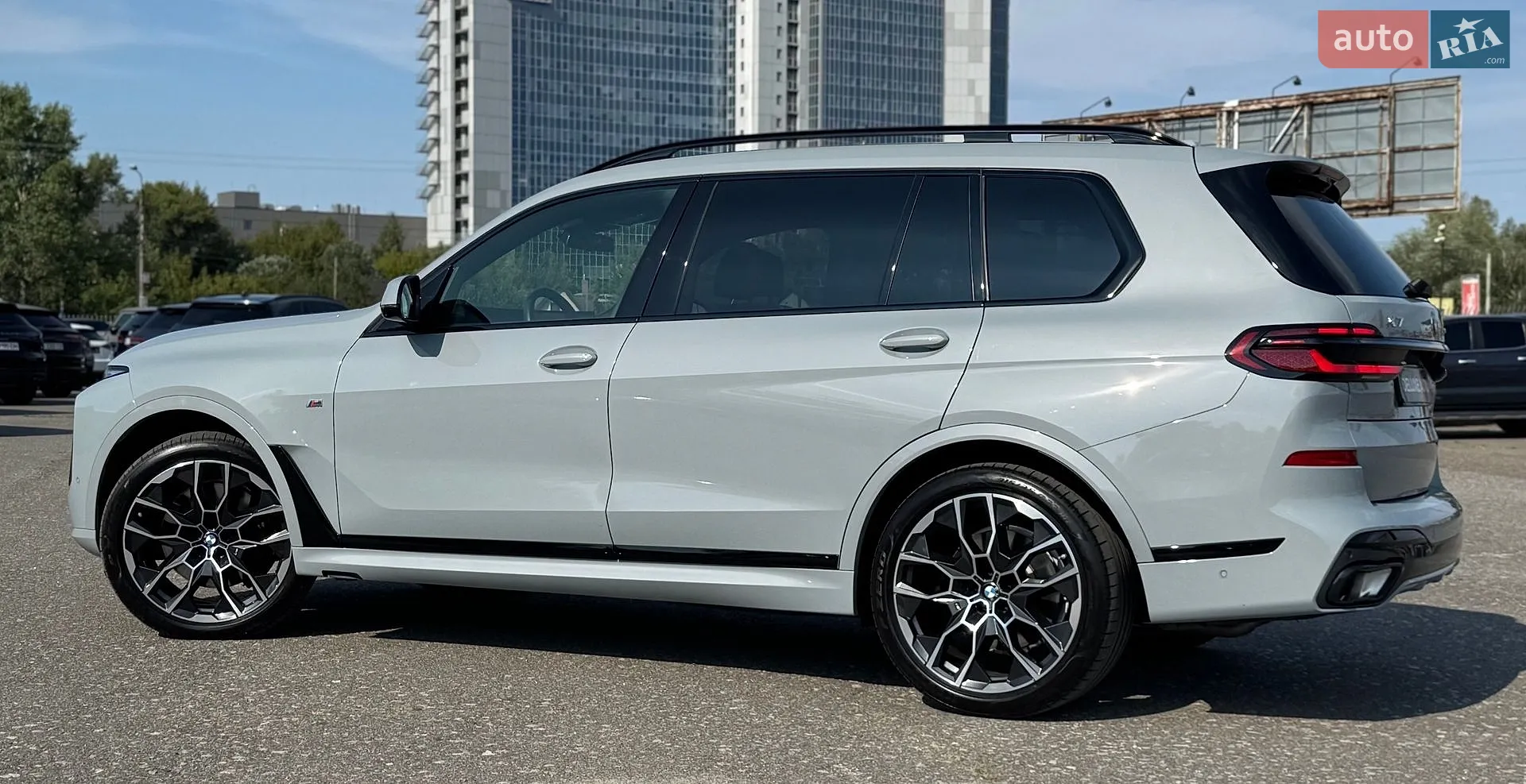 2025 BMW X7 - мініатюра 23