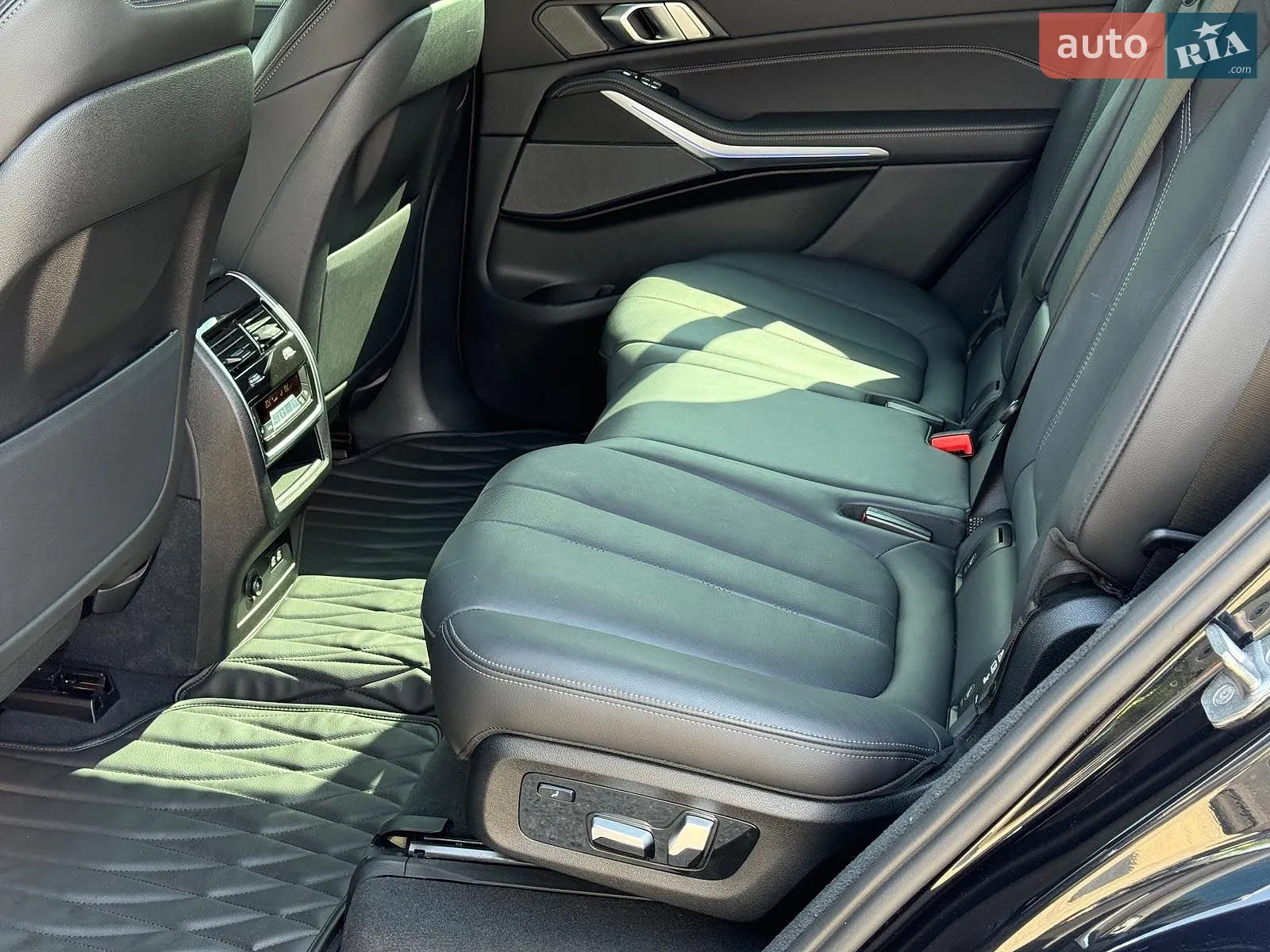 2022 BMW X7 - мініатюра 24