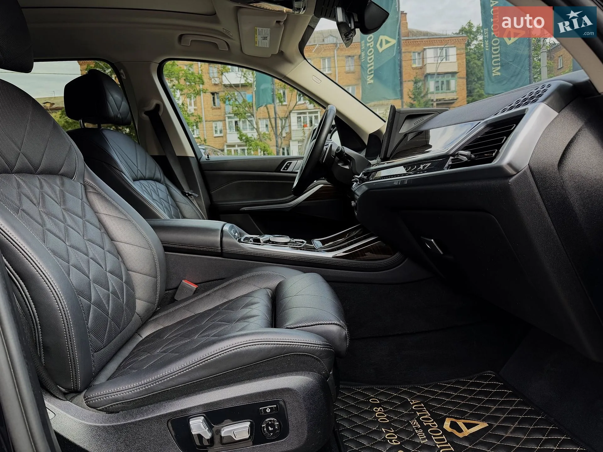 2023 BMW X7 - мініатюра 43