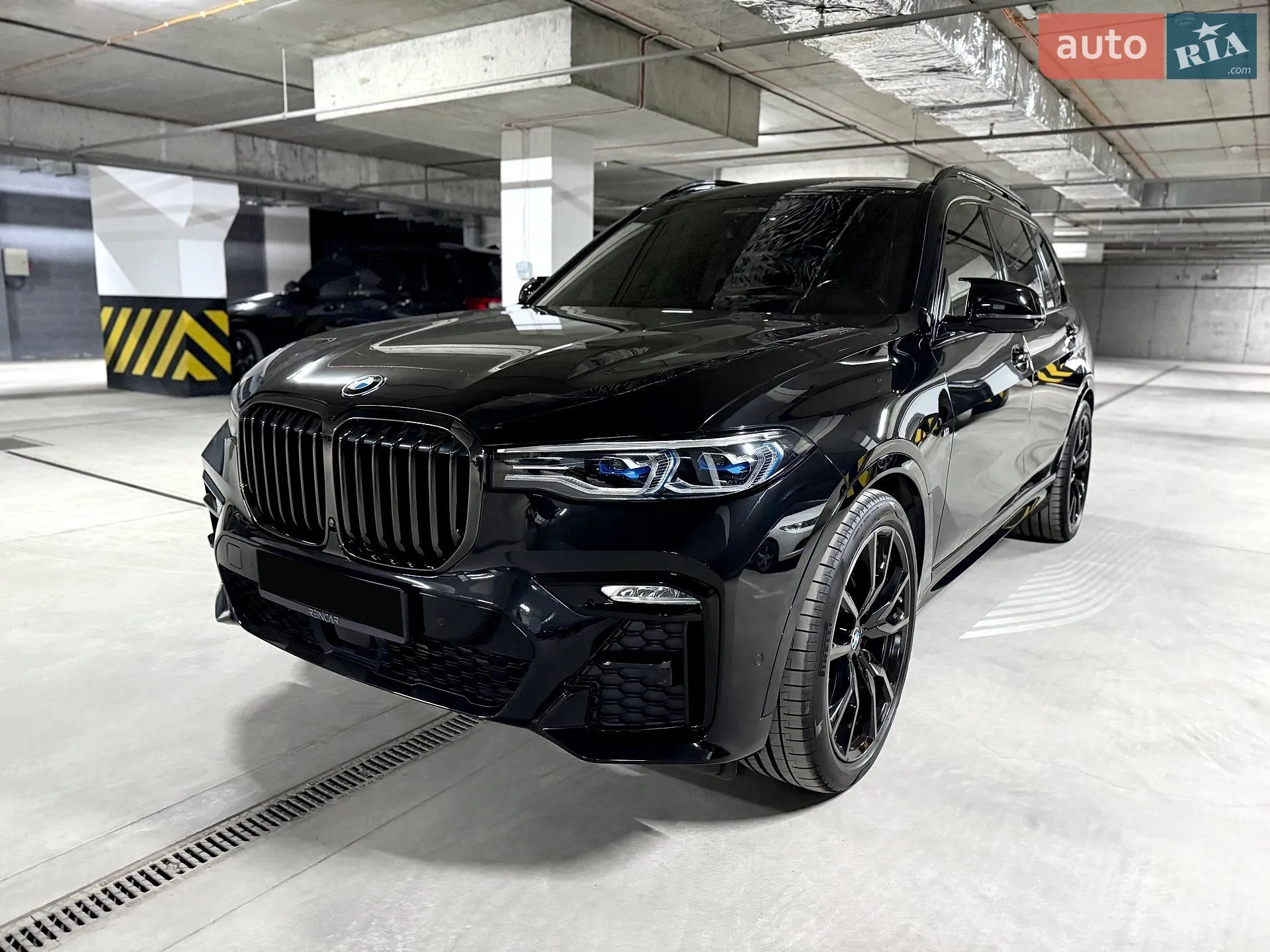 2022 BMW X7 - фото 1