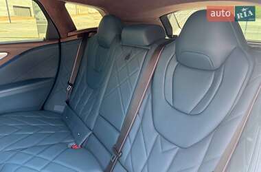 Позашляховик / Кросовер BMW XM 2023 в 