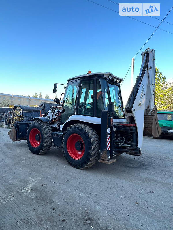 Экскаватор погрузчик Bobcat B 2021 в 