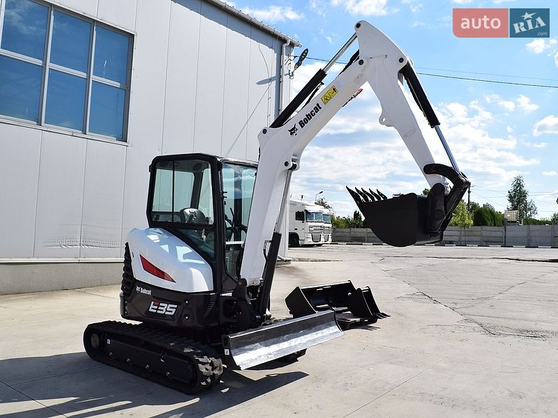 Миниэкскаватор Bobcat E 2019 в Ровно Миниэкскаватор Bobcat E 2019 в Ровно