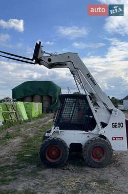 Минипогрузчик Bobcat S220 2010 в 