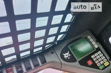 Фронтальный погрузчик Bobcat S300 2010 в Луцке