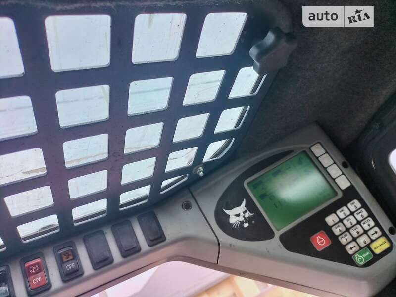 Фронтальный погрузчик Bobcat S300 2010 в Луцке фото 2 Фронтальный погрузчик Bobcat S300 2010 в Луцке