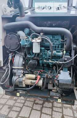 Фронтальный погрузчик Bobcat S300 2010 в Луцке