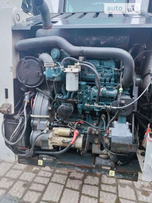 Фронтальный погрузчик Bobcat S300 2010 в Луцке фото 6 Фронтальный погрузчик Bobcat S300 2010 в Луцке