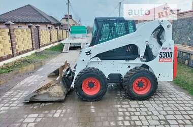 Фронтальный погрузчик Bobcat S300 2010 в Луцке