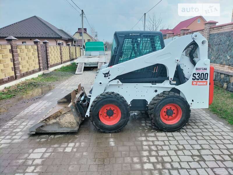 Фронтальный погрузчик Bobcat S300 2010 в Луцке фото 7 Фронтальный погрузчик Bobcat S300 2010 в Луцке