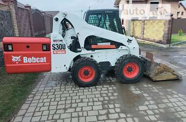 Фронтальный погрузчик Bobcat S300 2010 в Луцке